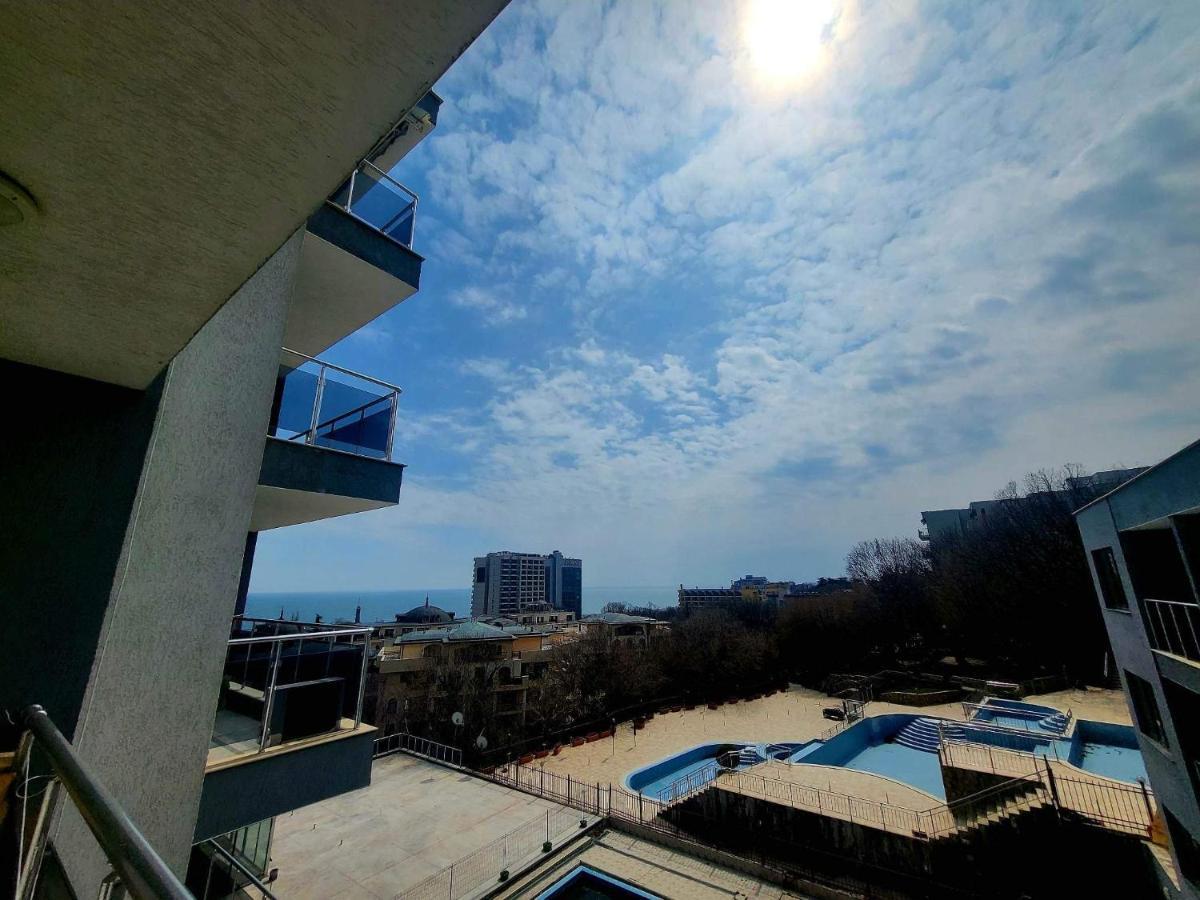 Dilov Apartments In Yalta Golden Sands Exterior photo